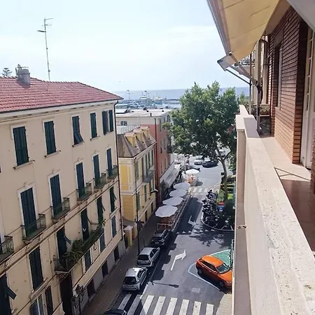 Apartment Carlo's By12 - L'atelier - Sanremo